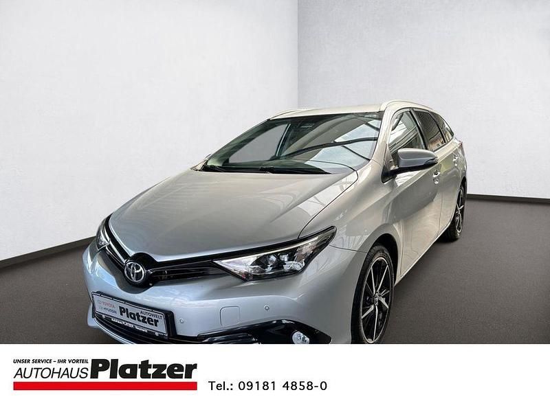Silber Gebraucht 2018 Toyota Auris Touring Sports Team Kombi | 12.980 € (Fairer Preis) - Bild 1/4