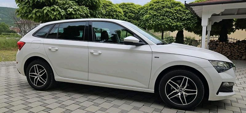 Weiß Gebraucht 2020 Skoda Scala Ambition Kleinwagen | 15.800 € - Bild 1/4