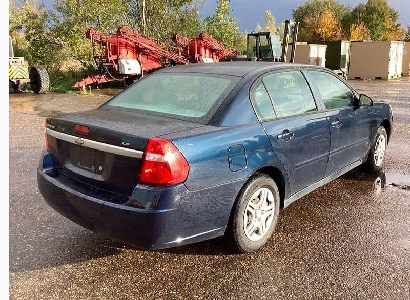 Blau Gebraucht 2007 Chevrolet Malibu Limousine | 1.150 € - Bild 1/4