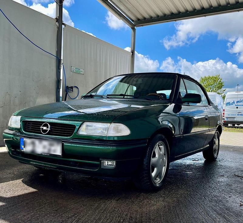 Grün Gebraucht 1998 Opel Astra Cabriolet Cabrio | 1.000 € (Superpreis) - Bild 1/4