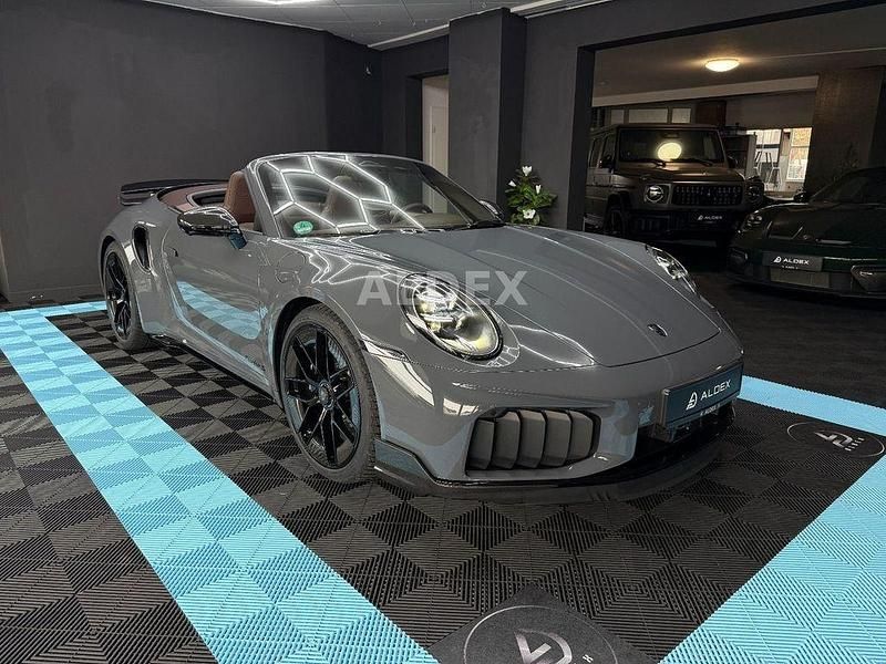 Gebraucht Porsche 992 711 PS (522 kW) 2025 Grau Cabrio
