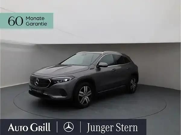 Metalliclack mountaingrau Gebraucht 2022 Mercedes EQA250 Progressive SUV | 30.790 € (Fairer Preis) - Bild 1/4