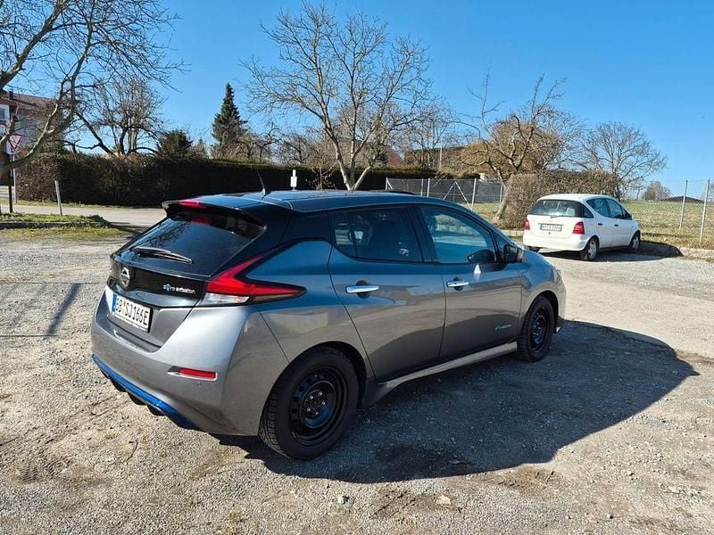 Gebraucht Nissan Leaf N-Connecta 110 kW (150 PS) 2019 Grau Kleinwagen