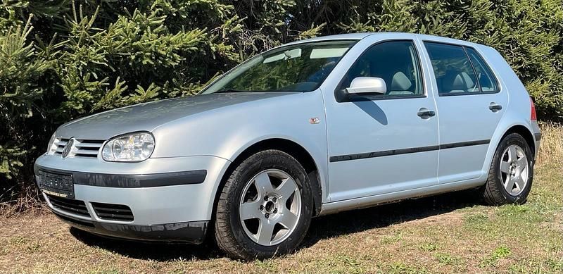 Silber Gebraucht 1998 VW Golf IV Kleinwagen | 1.999 € (Teuer) - Bild 1/4