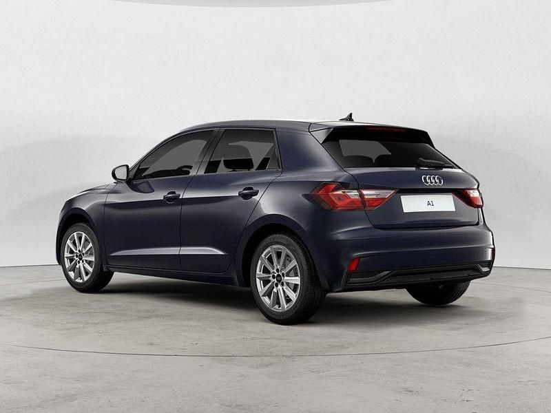 Gebraucht Audi A1 95 PS (69 kW) 2021 Blau / firmamentblau (metallic) SUV