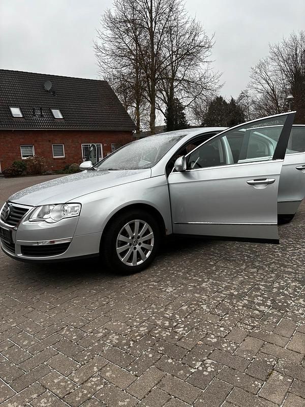Gebraucht VW Passat 116 PS (85 kW) 2007 Silber Limousine