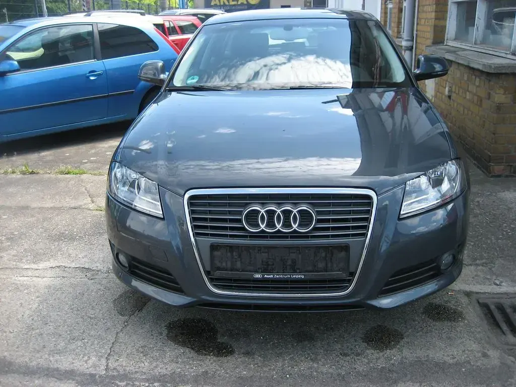 Occasion Audi A3 Ambiente 102 ch (75 kW) 2010 Gris Citadine