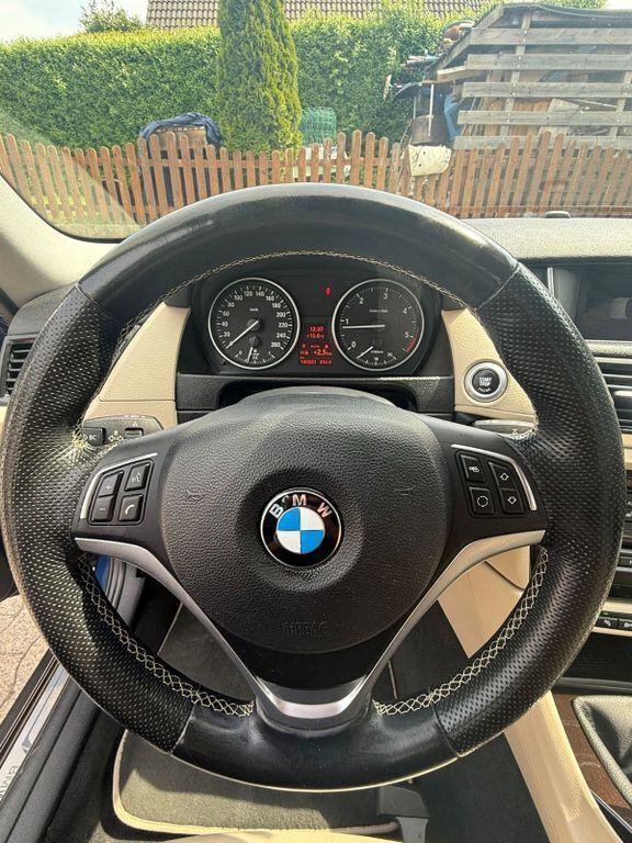 Blau Gebraucht 2014 BMW X1 Sport Line SUV | 9.000 € (Guter Preis) - Bild 1/4