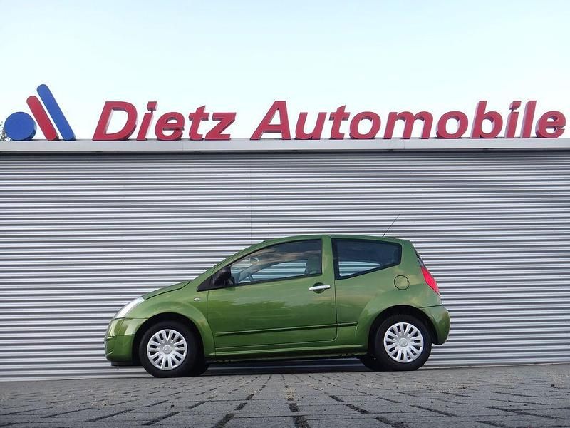 Grün Gebraucht 2004 Citroën C2 Kleinwagen | 3.500 € (Teuer) - Bild 1/4