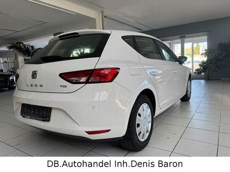 Second-hand Seat Leon Reference 105 CP (77 kW) 2015 Alb Berlinǎ