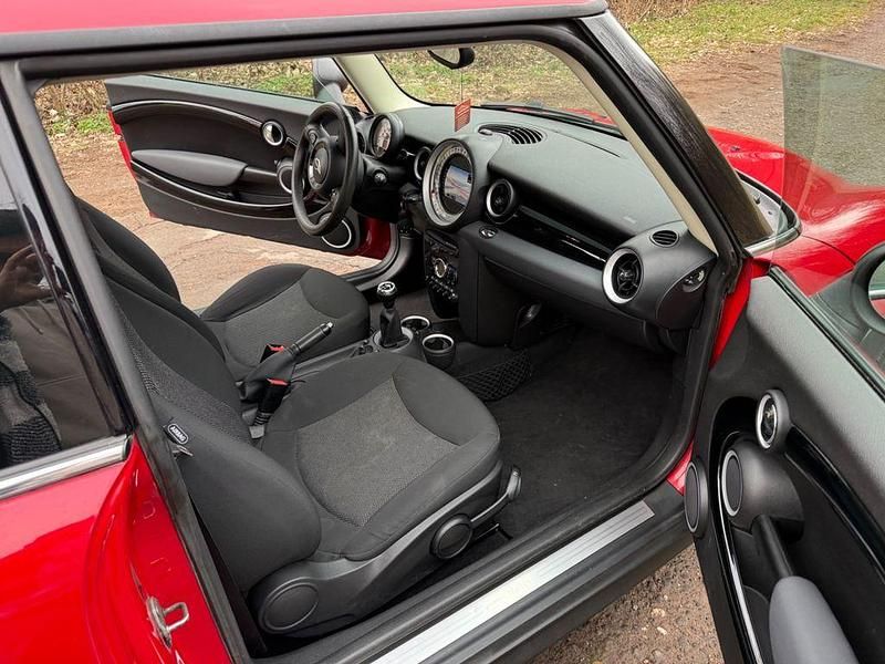 Gebraucht Mini ONE 75 PS (55 kW) 2012 Rot Kleinwagen