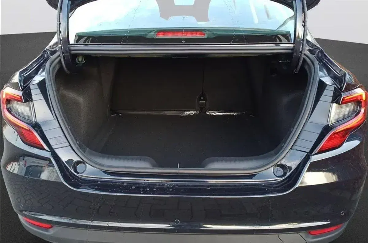 Neu Fiat Tipo Urban 131 PS (96 kW) 2026 Cinema schwarz Limousine