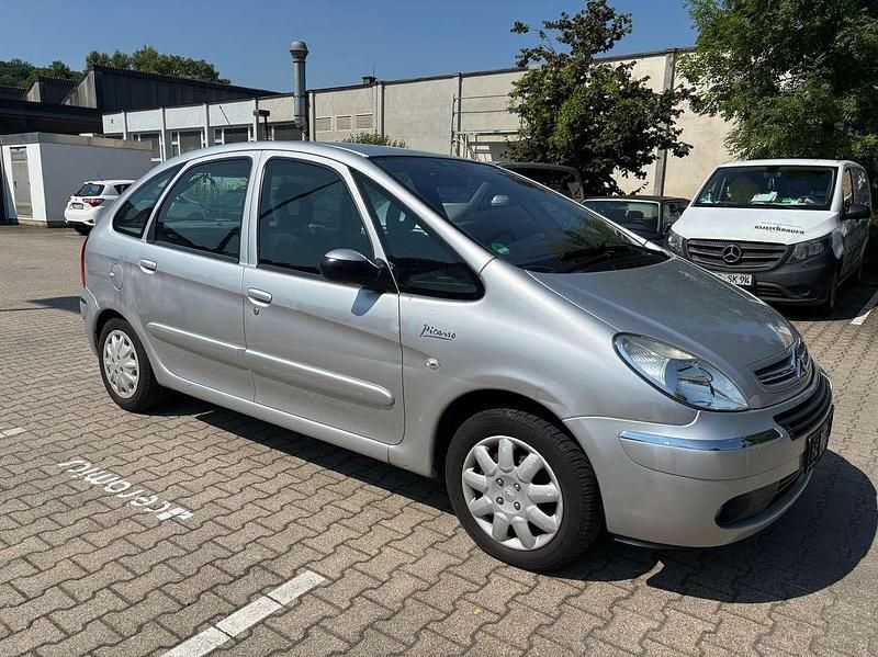 Silber Gebraucht 2005 Citroën Xsara Picasso Exclusive Van / Kleinbus | 2.999 € (Fairer Preis) - Bild 1/4