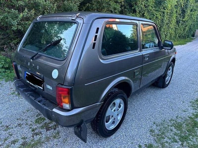 Gebraucht Lada Urban 83 PS (61 kW) 2019 Grau SUV