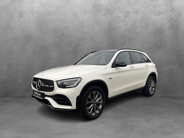Designo diamantweiß bright Gebraucht 2021 Mercedes GLC300e AMG line SUV | 44.280 € (Teuer) - Bild 1/4