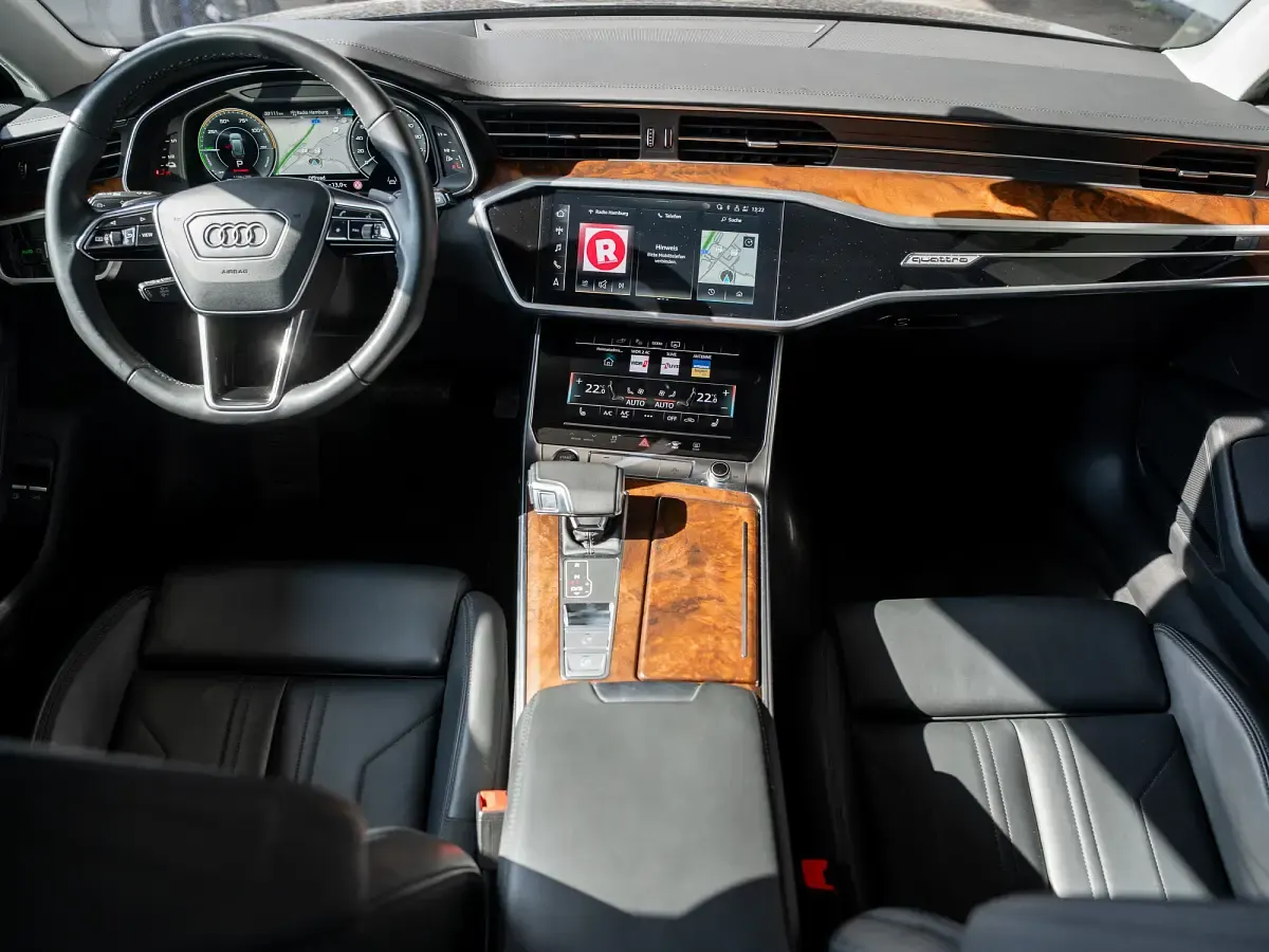 Gebraucht Audi A6 Sport 299 PS (219 kW) 2022 Schwarz Kombi