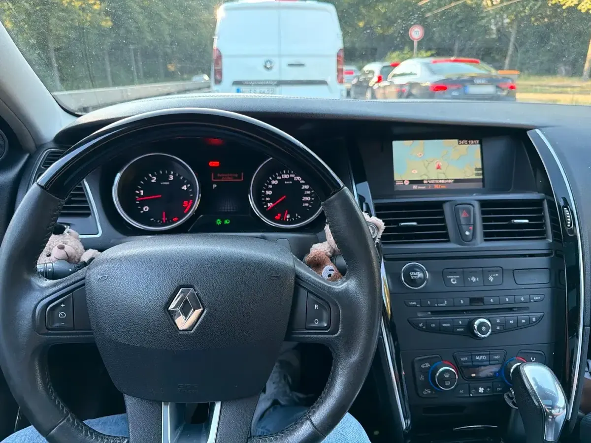 Gebraucht Renault Latitude 241 PS (177 kW) 2012 Weiß Limousine