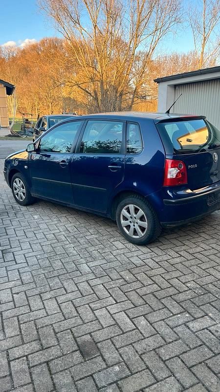 Gebraucht VW Polo 75 PS (55 kW) 2004 Blau Kleinwagen