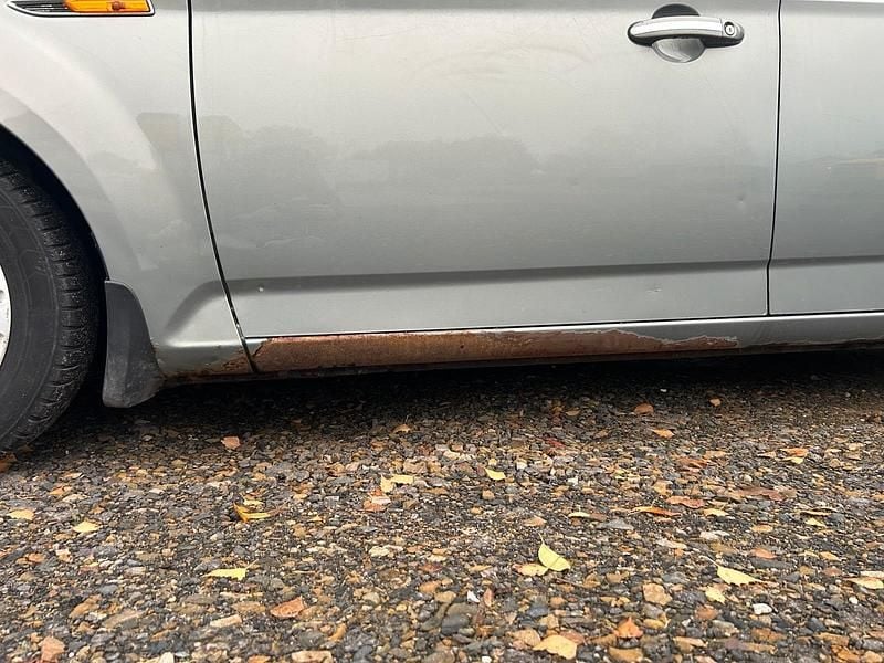 Gebraucht Ford Mondeo 130 PS (95 kW) 2007 Grau Kombi