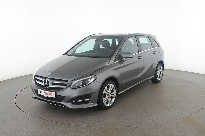 Grau Gebraucht 2017 Mercedes B180 Urban Van / Kleinbus | 19.150 € (Etwas zu teuer) - Bild 1/3