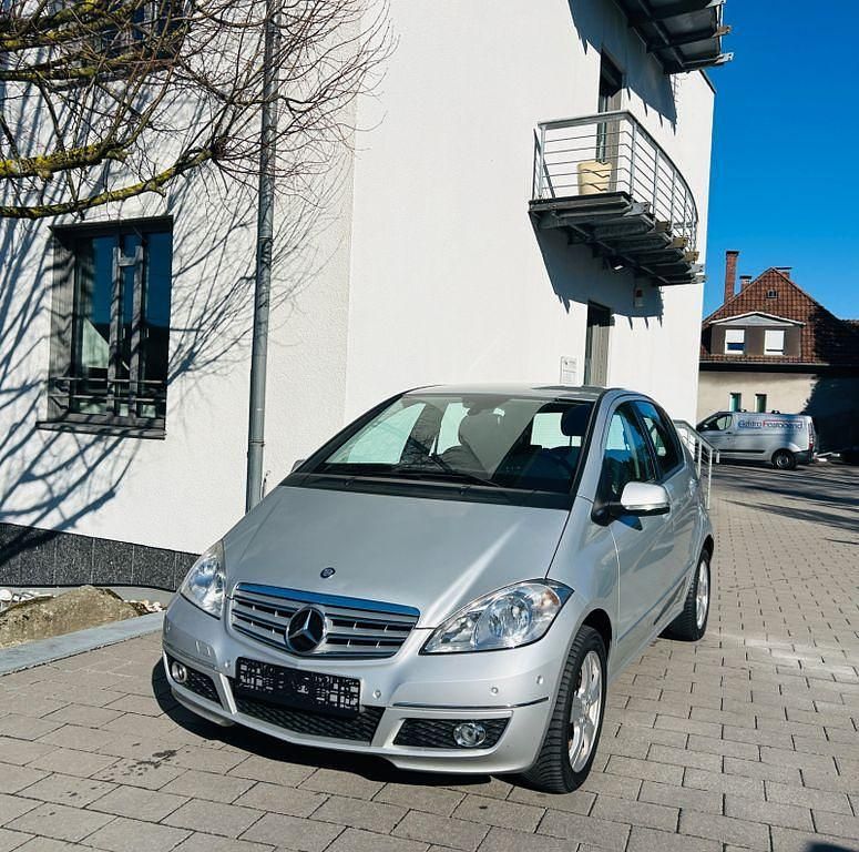 Gebraucht Mercedes A180 116 PS (85 kW) 2010 Silber Limousine