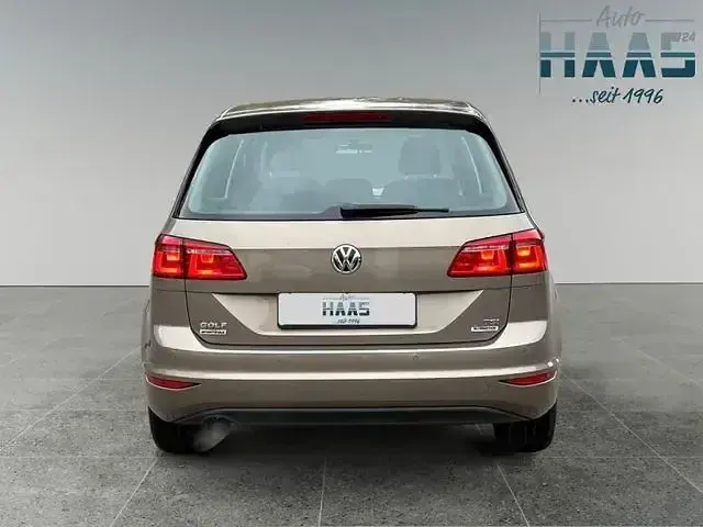 Gebraucht VW Golf VII Trendline 110 PS (80 kW) 2014 Gold Limousine