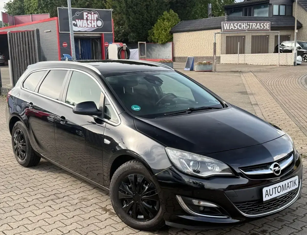 Gebraucht Opel Astra Innovation 116 PS (85 kW) 2011 Schwarz Kombi