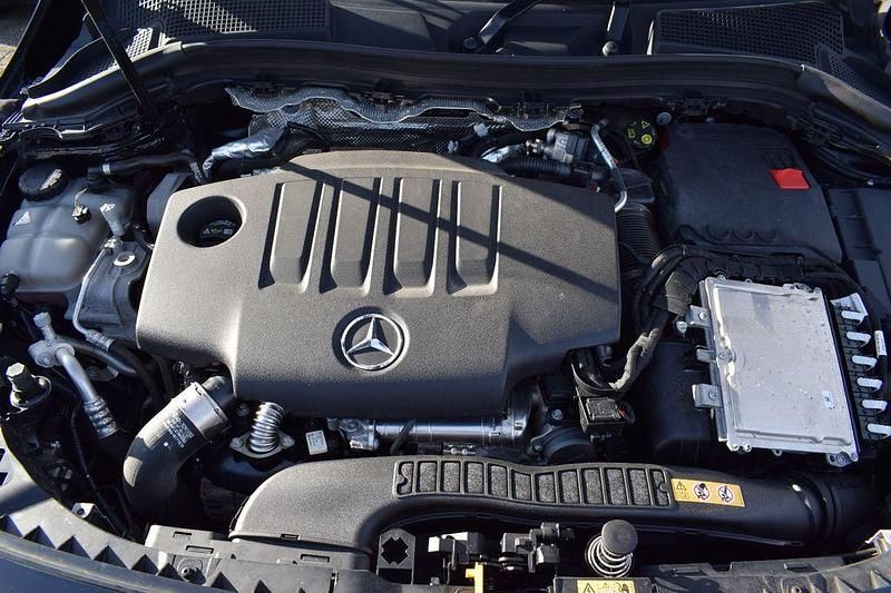 Gebraucht Mercedes B200 AMG line 150 PS (110 kW) 2021 Schwarz Van / Kleinbus