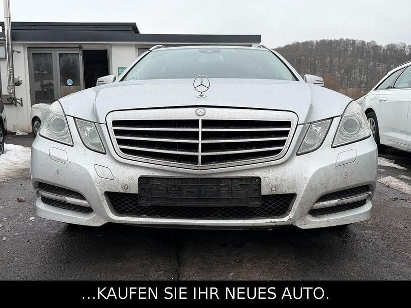 Gebraucht Mercedes E200 184 PS (135 kW) 2011 Silber Kombi