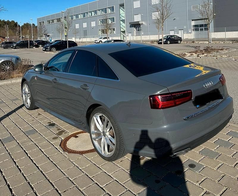 Grau Gebraucht 2017 Audi A6 Limousine | 25.588 € (Teuer) - Bild 1/4