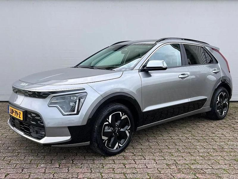 Grau Gebraucht 2023 Kia e-Niro SUV | 31.450 € (Teuer) - Bild 1/4