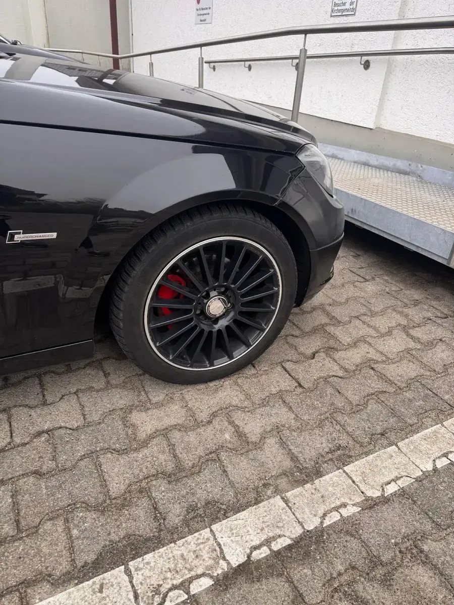 Gebraucht Mercedes C180 156 PS (114 kW) 2007 Schwarz Limousine