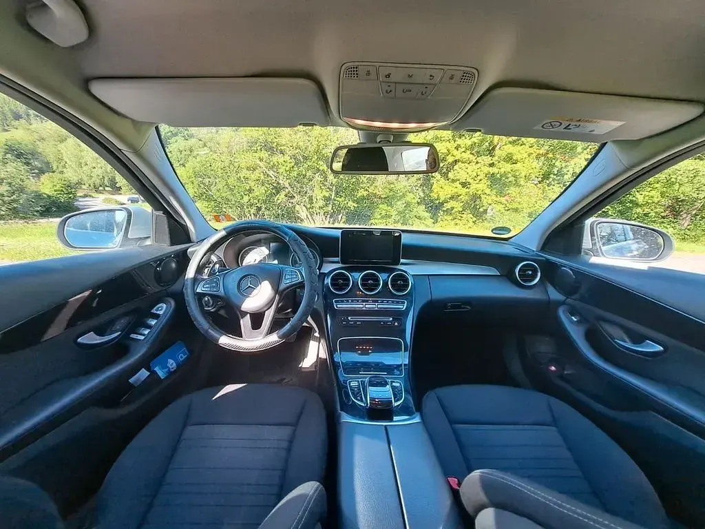 Gebraucht Mercedes C180 116 PS (85 kW) 2017 Silber Limousine