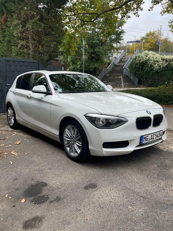 Weiß Gebraucht 2014 BMW 116 Advantage Kleinwagen | 7.780 € (Fairer Preis) - Bild 1/4