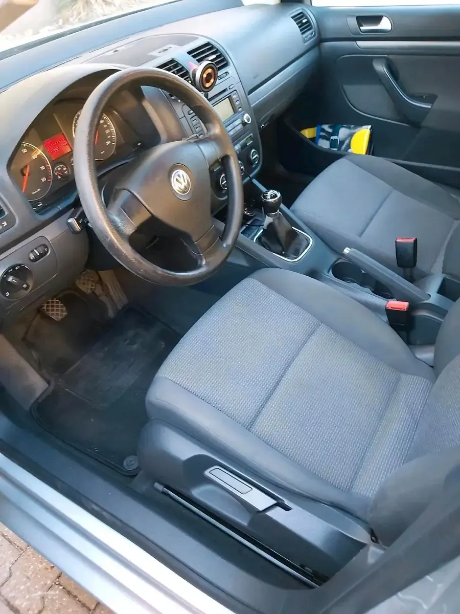 Gebraucht VW Jetta 115 PS (84 kW) 2006 Silber Limousine
