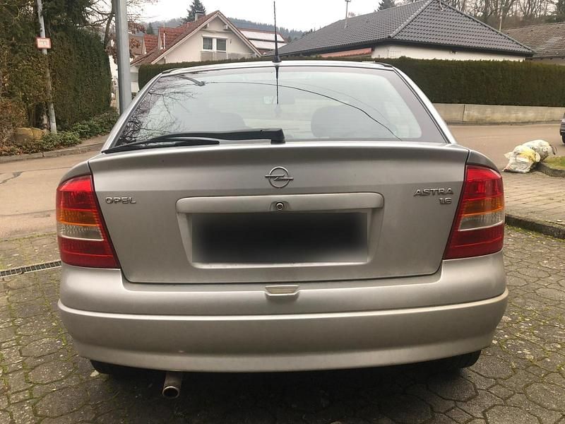 Gebraucht Opel Astra 75 PS (55 kW) 1998 Grau Limousine