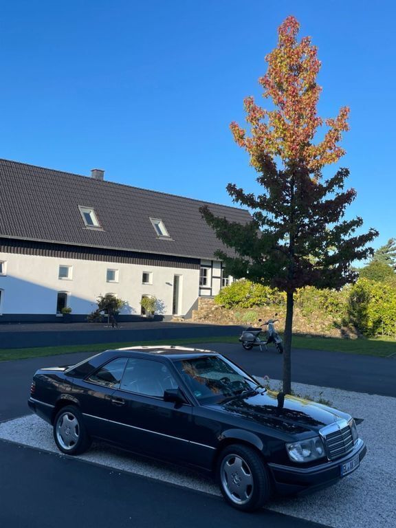 Schwarz Gebraucht 1992 Mercedes E300 AMG Coupé | 22.490 € - Bild 1/4