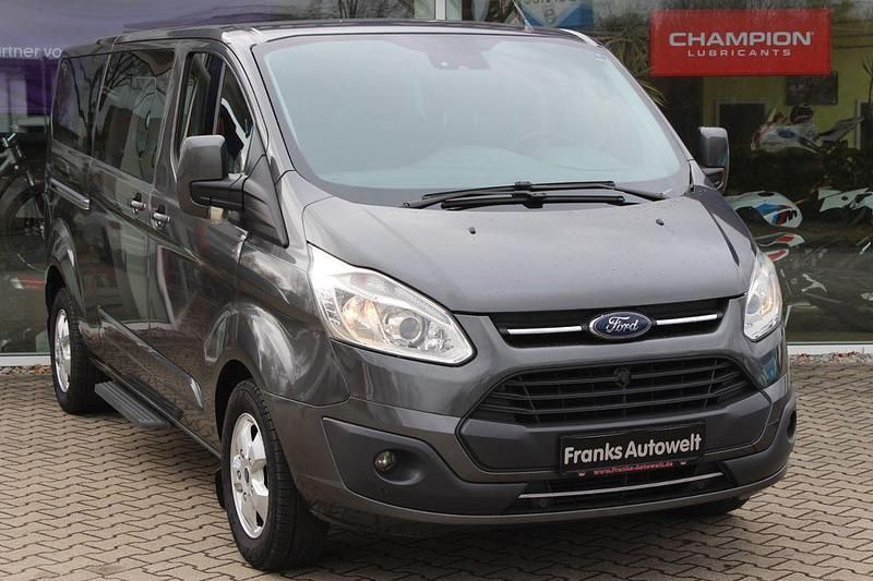 Gebraucht Ford Tourneo Titanium 170 PS (125 kW) 2016 Grau Van / Kleinbus