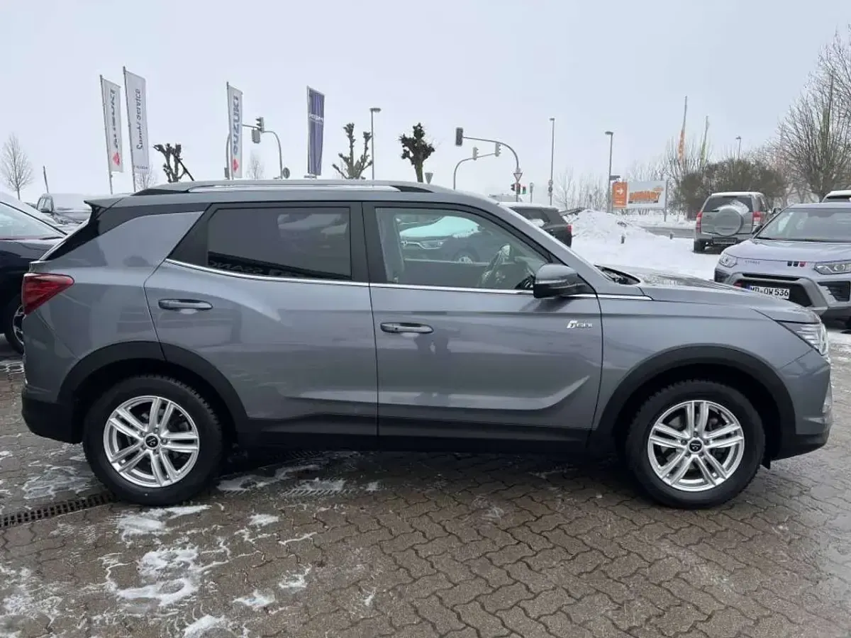 Gebraucht KGM Korando 163 PS (119 kW) 2022 Platinum grey metallic SUV