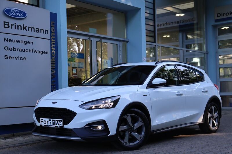 Gebraucht Ford Focus Active X 125 PS (91 kW) 2022 Frostwei Limousine