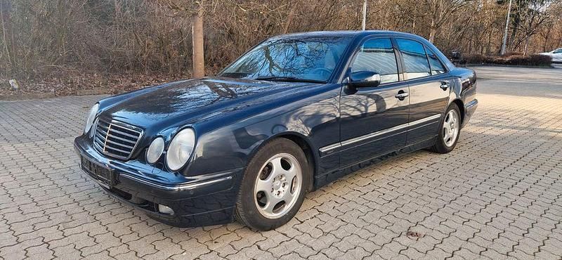 Gebraucht Mercedes E200 Avantgarde 163 PS (119 kW) 2000 Schwarz Limousine