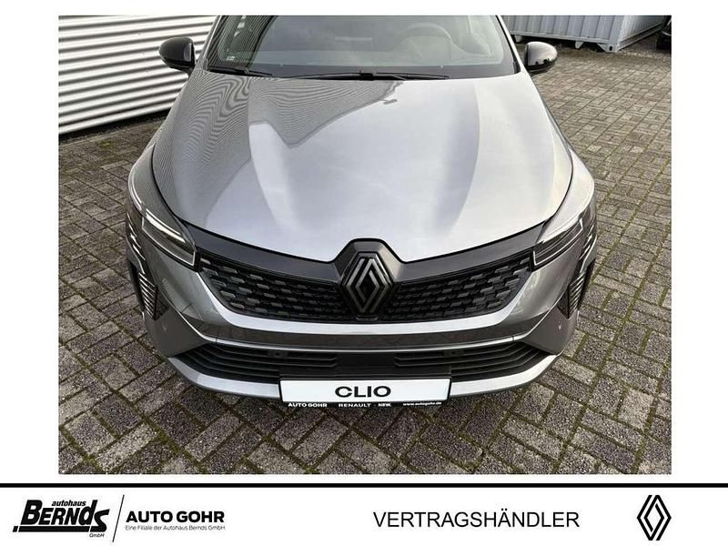 Neu Renault Clio V Bose Edition 143 PS (105 kW) 2025 Dolomitgrau metallic Limousine