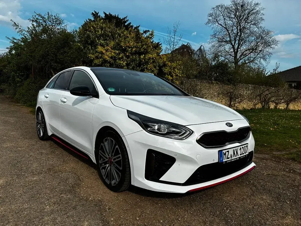 Używany Kia ProCeed GT 204 KM (150 kW) 2021 Biały Kombi