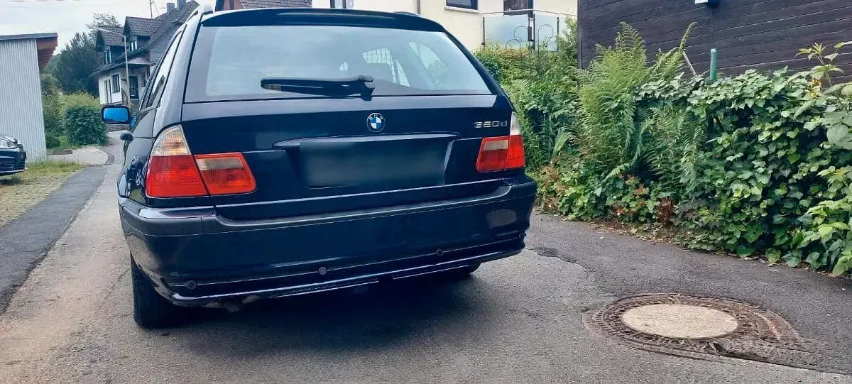 Gebraucht BMW 320 150 PS (110 kW) 2005 Blau Kombi