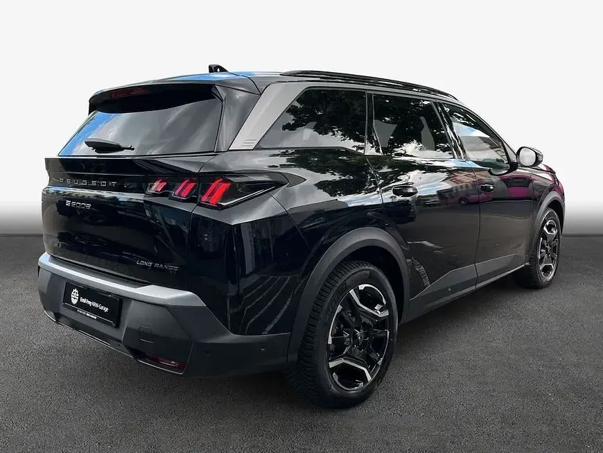 Neu Peugeot e-5008 Allure 169 kW (231 PS) 2026 Schwarz SUV