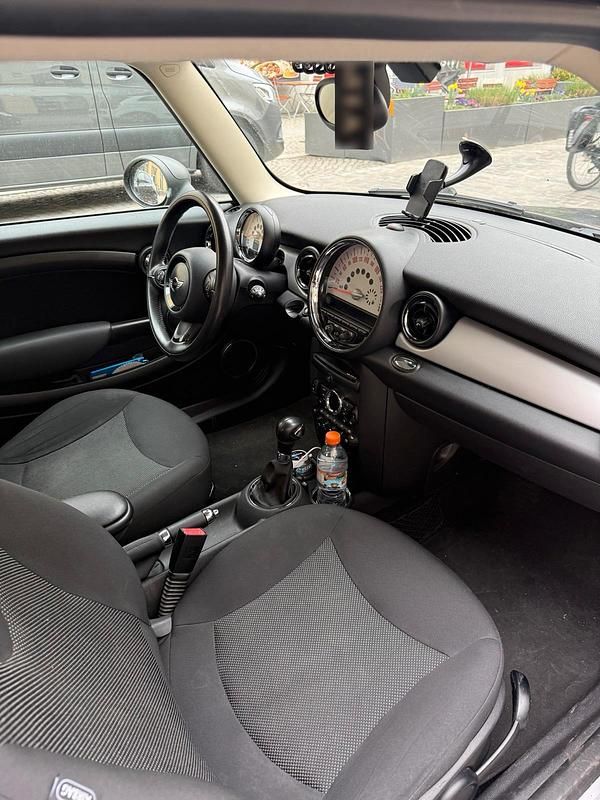 Second-hand Mini Cooper 98 CP (72 kW) 2011 Negru Hatchback