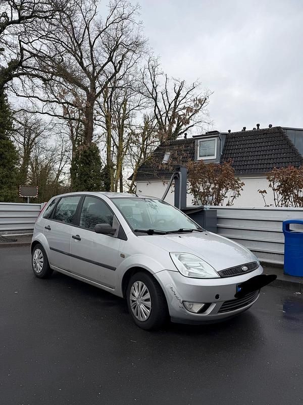 Gebraucht Ford Fiesta 2003 Silber Kleinwagen