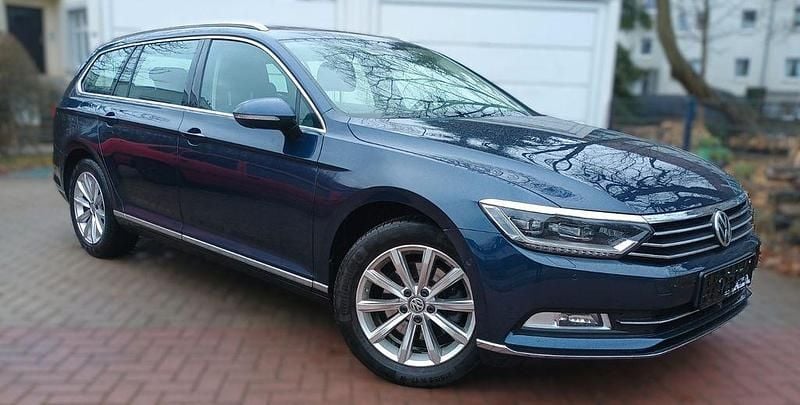 Gebraucht VW Passat Highline 179 PS (131 kW) 2016 Blau Kombi