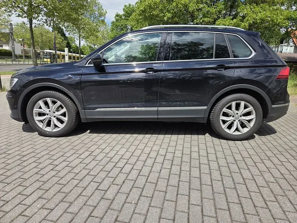Gebraucht VW Tiguan Highline 150 PS (110 kW) 2020 Schwarz SUV