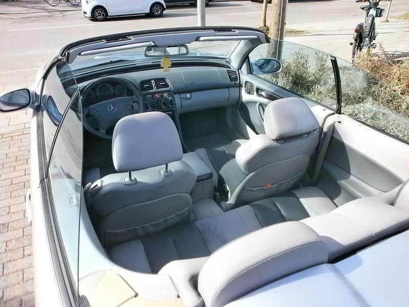 Gebraucht Mercedes CLK200 Avantgarde 163 PS (119 kW) 2001 Silber Cabrio